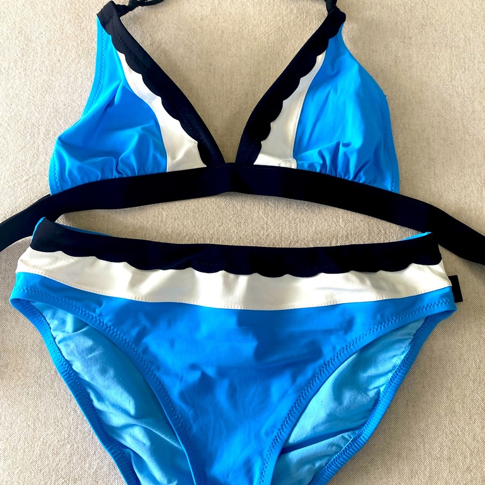 SHAN COLORBLOCK Bikini sz 8 Excellent Condition scallop detail